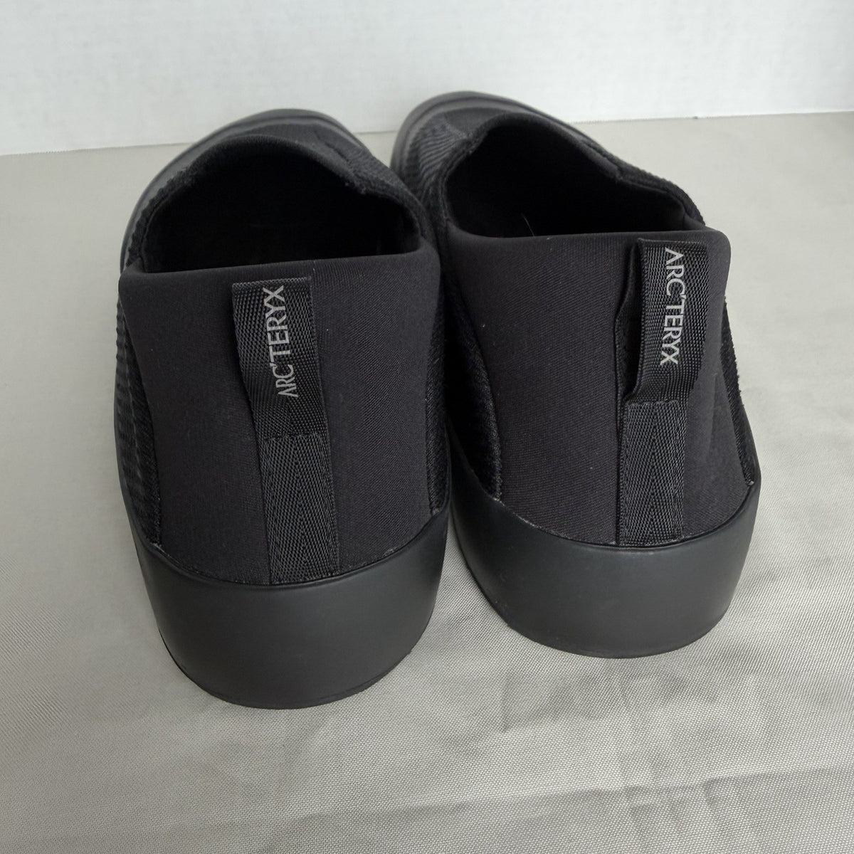 Arc'teryx Kragg Men's Black Slip-On Casual Shoes US 8.5 Lightweight Knit.